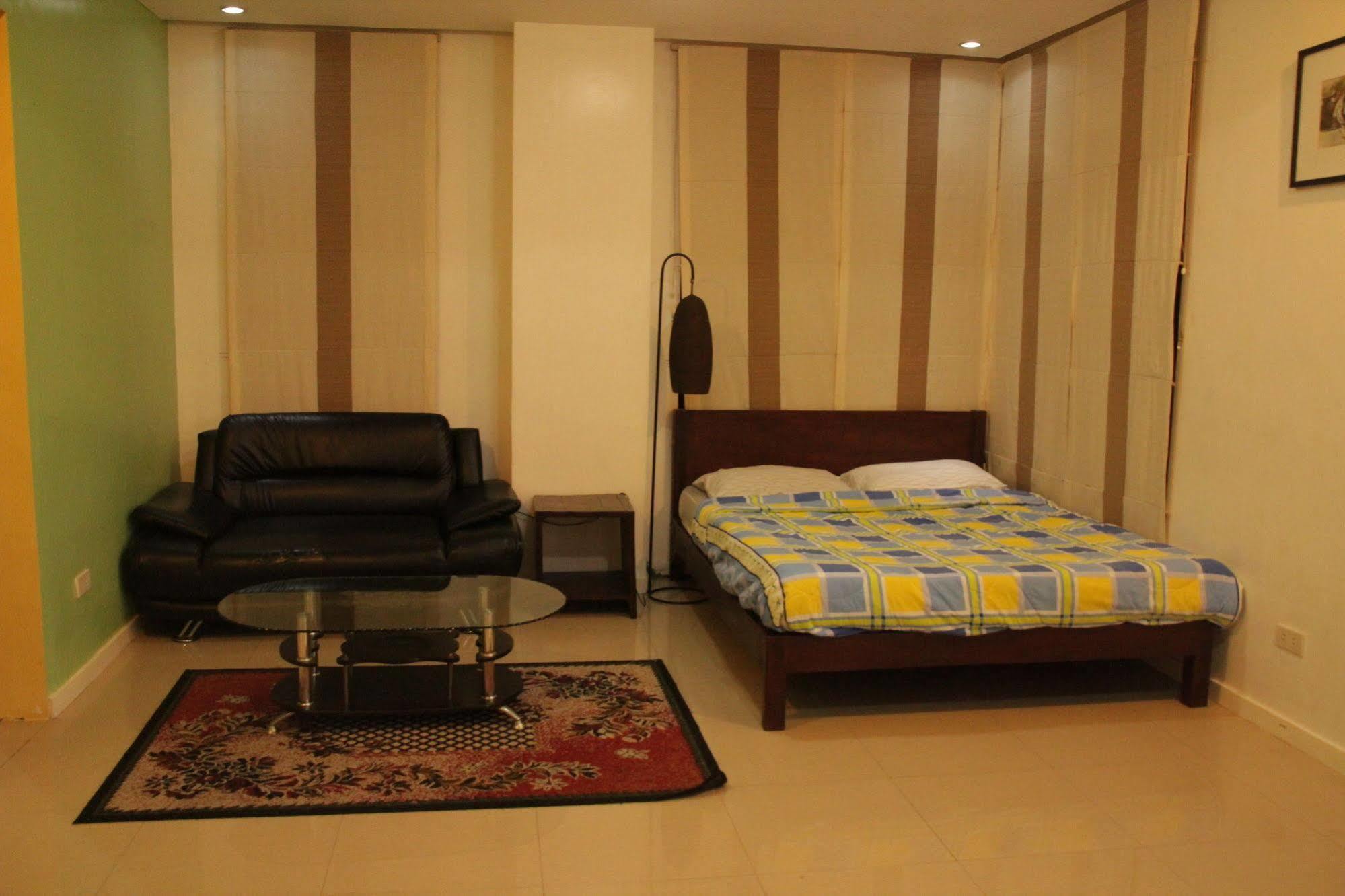 Elyseah Condotel Angeles Exterior photo