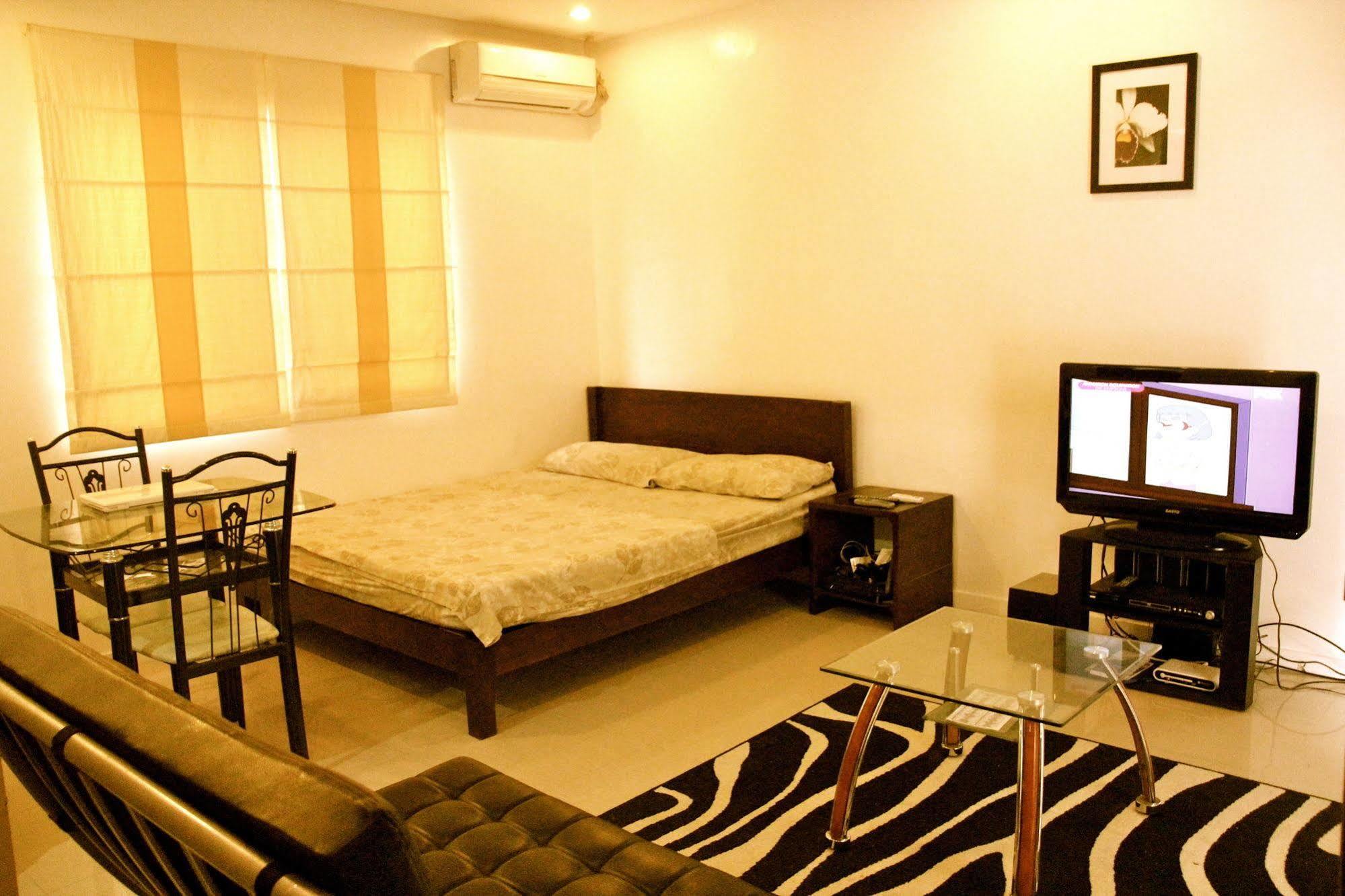 Elyseah Condotel Angeles Exterior photo