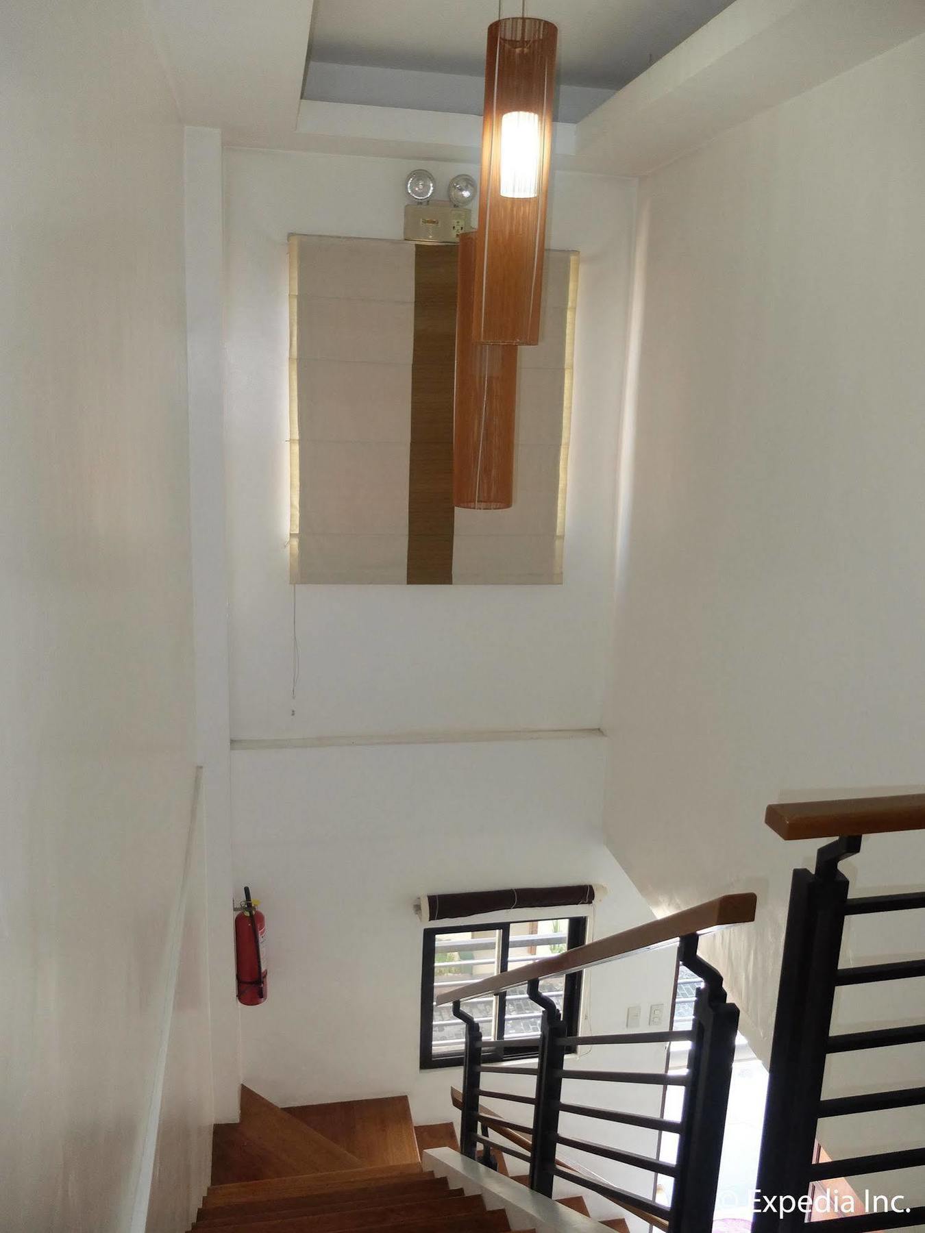 Elyseah Condotel Angeles Exterior photo