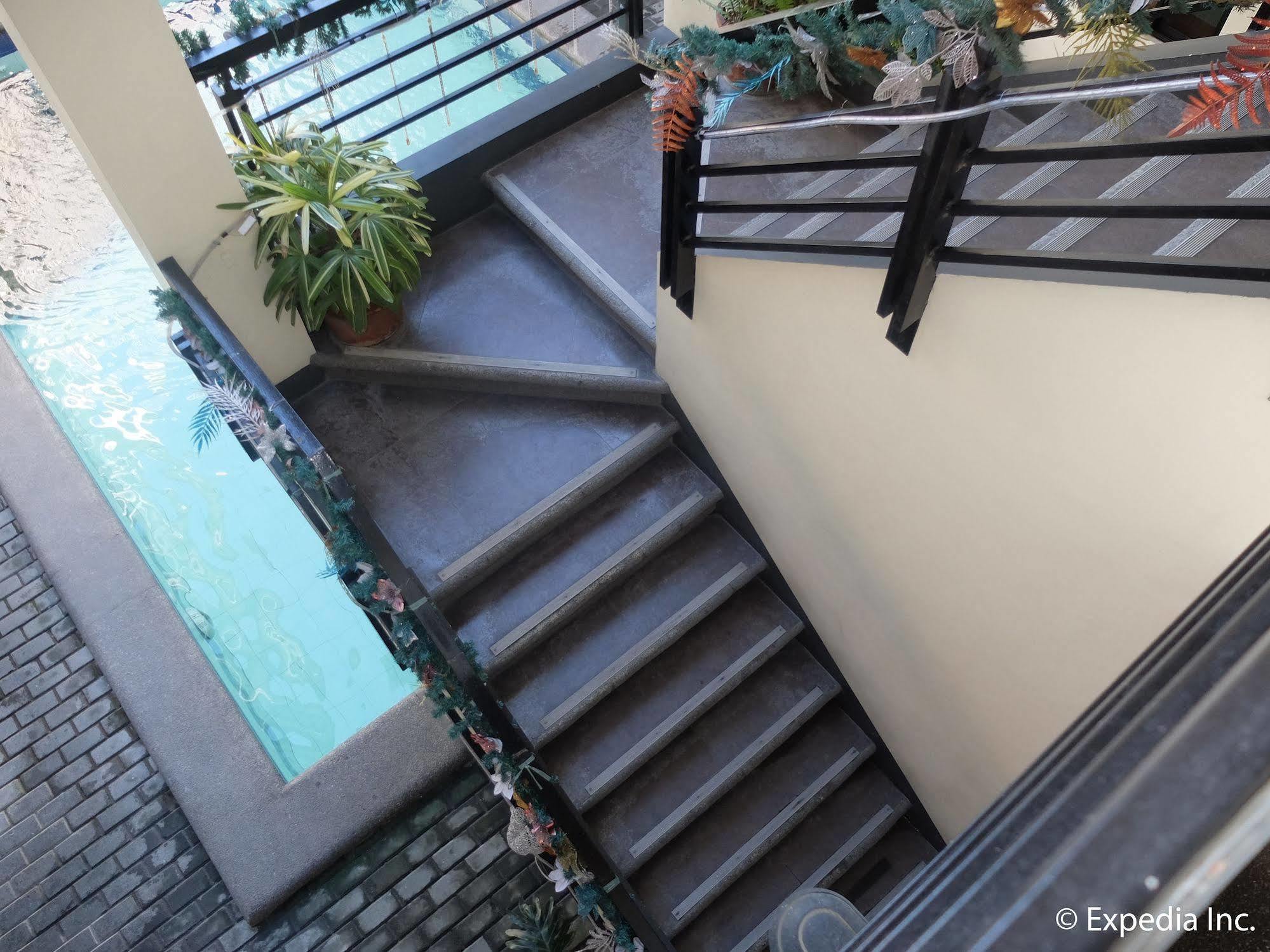Elyseah Condotel Angeles Exterior photo