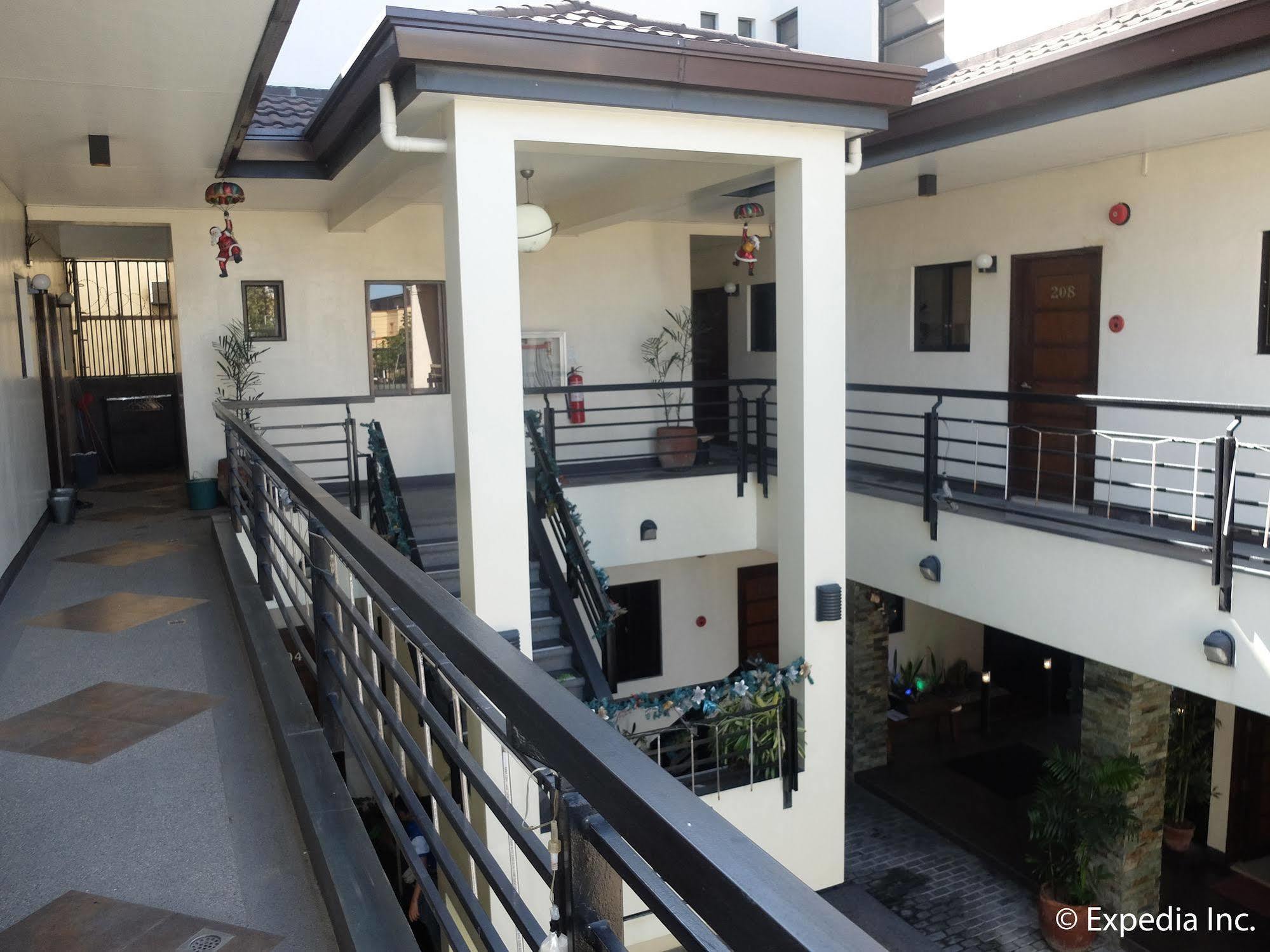 Elyseah Condotel Angeles Exterior photo