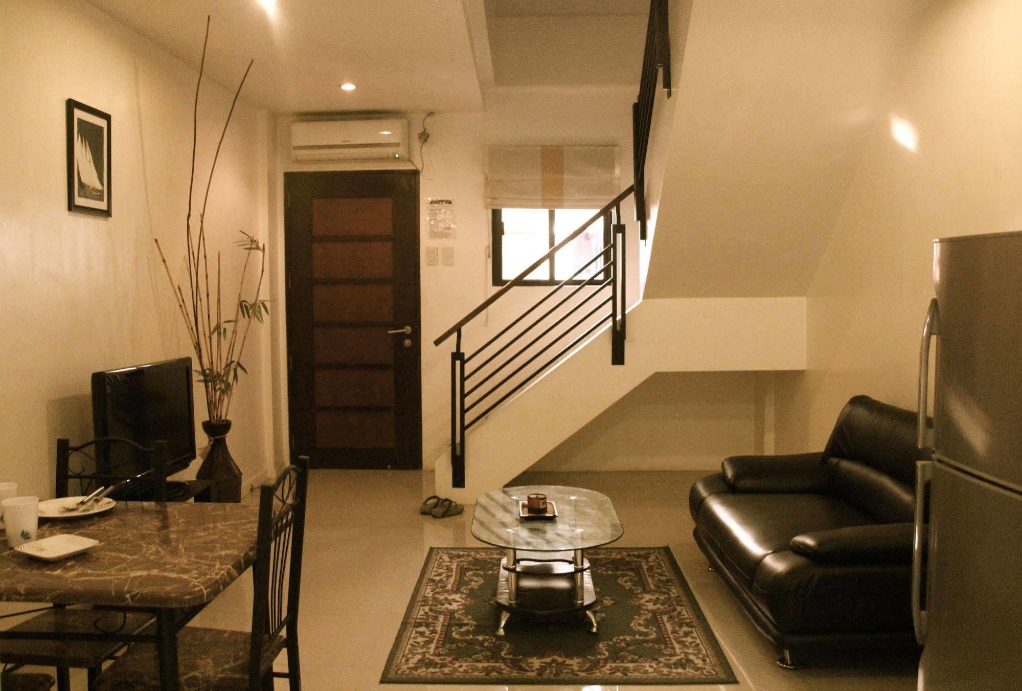 Elyseah Condotel Angeles Exterior photo